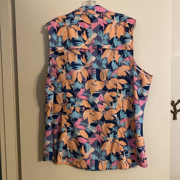 Reel Legends SPF sleeveless top peach colors - Picture 4 of 5